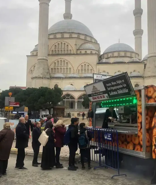 Hayır Lokması Dağıtımı - İstanbul Lokma Dağıtımı - Mobil Hayır Lokması - Lokmacı