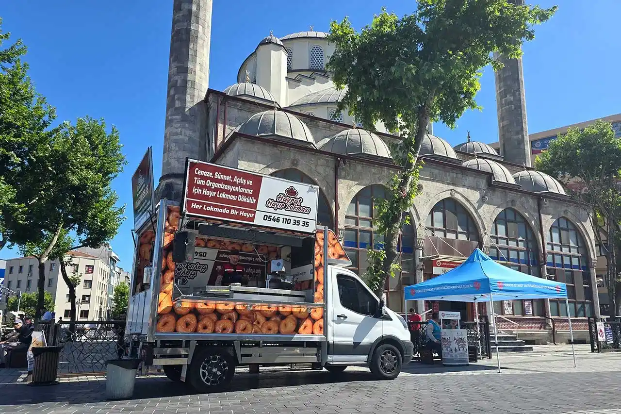Hayır lokması döktürme: İstanbul'da tüm özel günleriniz için lokmacı ile lokma dağıtımı