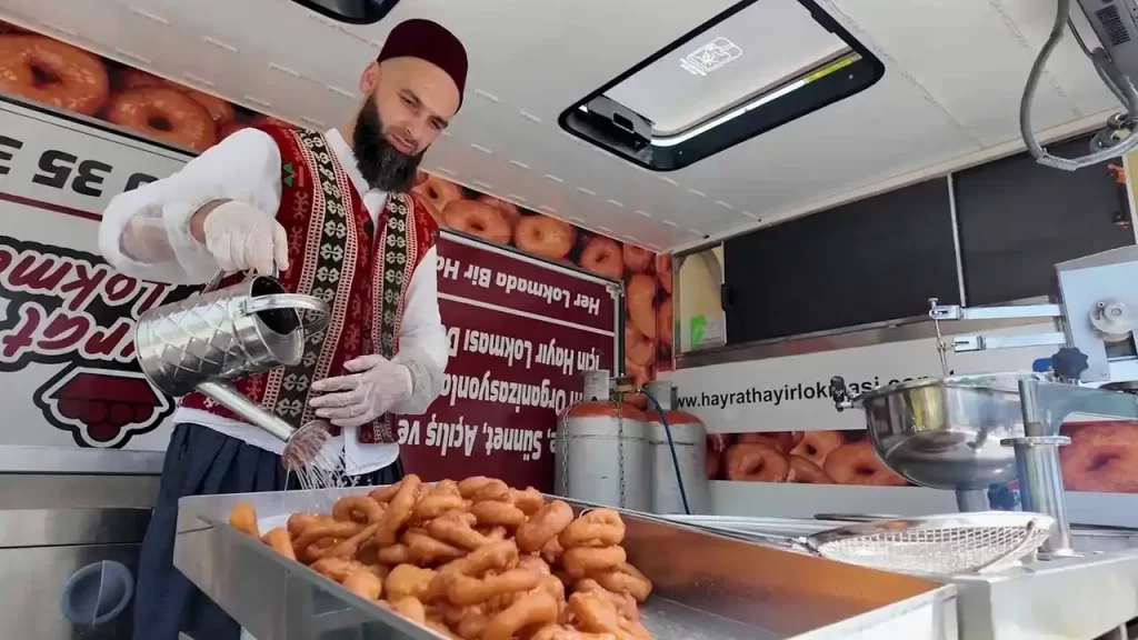 Hayır lokması dökümü ve servisi; Anadolu ve Avrupa Yakası'ndaki tüm lokasyonlarda dağıtım