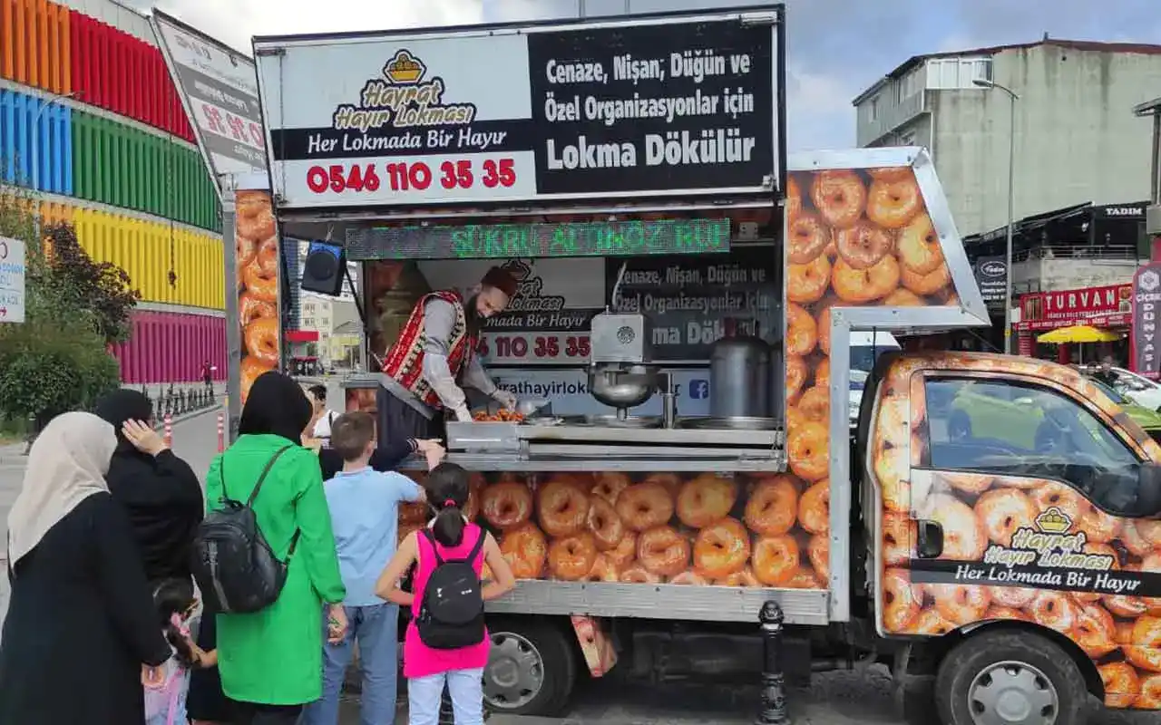 Hayır lokması İstanbul: Mevlitler için geleneksel lokma tatlısı veya İzmir Lokma dökümü organizasyonu
